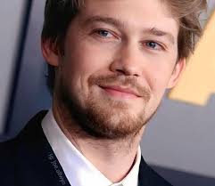 Joe Alwyn Biography: Age, Net Worth, Wife, Career, Movies, Awards, Parents,  Siblings