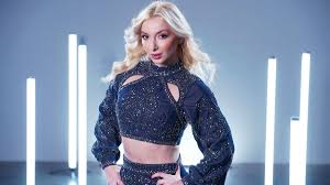 Vieles ist neu bei dsds am 14.3.2020, der 1. Dsds 2020 Rtl Finalistin Lorna Gibt Heisse Backstage Einblicke Tv
