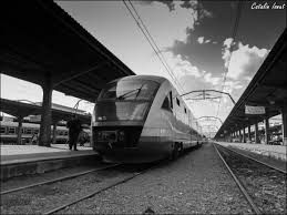 Un total de 160 trenuri sosesc in gara bucuresti nord pe data de 12.05. La Peron Gara De Nord Bucuresti By Catalinionut On Deviantart