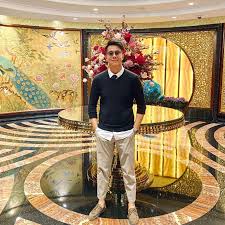 Bị ấn tượng bởi vẻ ngoài xinh đẹp, bản lĩnh và trí thông minh của hương giang. Báº¡n Trai Má»›i Cá»§a Hoa Háº­u HÆ°Æ¡ng Giang Matt Liu La Ai