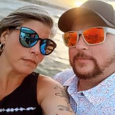 Shane Dutton's Instagram, Twitter & Facebook