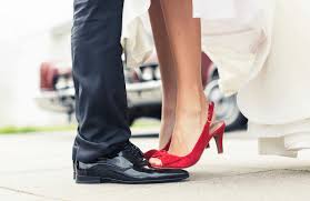 Where to take your wedding photos in las vegas? Eloping In Vegas How To Get Married In Vegas