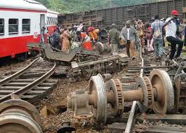 برخی نیز با زور از قطار انقلاب به بیرون پرتاب شدند. Ø§Ù„ØµØ­Ø© Ù„Ø§ Ø¥ØµØ§Ø¨Ø§Øª Ø£Ùˆ ÙˆÙÙŠØ§Øª ÙÙŠ Ø­Ø§Ø¯Ø« Ø§Ù†Ù‚Ù„Ø§Ø¨ Ù‚Ø·Ø§Ø± Ø£Ø³ÙˆØ§Ù†