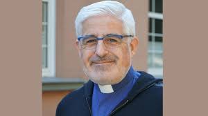 Pfarrer Heinz-Peter Teller bleibt Stadtdechant von Leverkusen