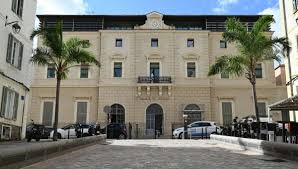 Corse : deux hommes jugés pour des incendies visant des proches de Gilles Simeoni