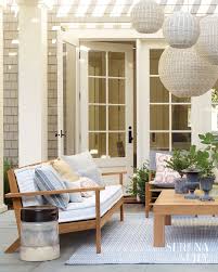 We Love How Beautifully Our Teak Lounge Chair Fits Into This Neutral Chic Patio With Throw Pillow Styling And Ratta California Style Decor Home Outdoor Pendant