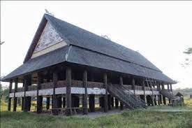 Rumah Adat Kalimantan Timur Rumah Lamin Di 2021 Arsitektur Indonesia Rumah