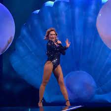Wo könnt ihr euch die neue cd kaufen? Helene Fischer Show Zdf Im Ticker Neuer Paukenschlag Fur Helene Im Kracher Outfit Stars