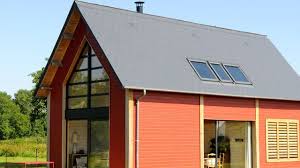 Quels alternatives existent au bardage bois pour la maison ossature bois? Facade Maison Bois Contemporaine Bardage Ravalement Peinture Cote Maison