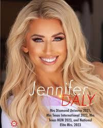 Jennifer Daly's Instagram, Twitter & Facebook