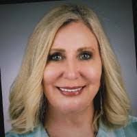 Elaine Benson's Instagram, Twitter & Facebook