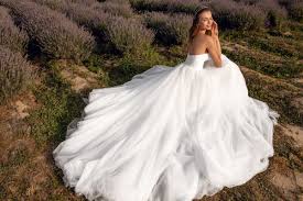 Angela Bianca Finland - Hääpuvut, juhla-asut ja asusteet - kaikkialla  Suomessa