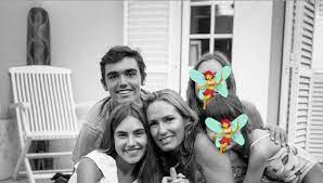A carta foi feita a propósito dos dia da mãe. Fernanda Serrano Derretida Com Presente Especial Dos Filhos