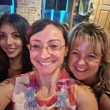 Lauren Gallant's Instagram, Twitter & Facebook