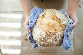 Afin de maintenir le pain maison bien hydraté pendant sa cuisson, nous allons déposer une plaque avec le une fois le temps écoulé, votre pain fait maison devrait être prêt. Epingle Sur Cuisine Et Gastronomie