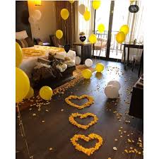 Flooring & carpet contractors, tiling installers, tile dealers, marble tiling, granite, slate, travertine and more in pembroke pines, fl. Yellow Bedroom Heart Petal Balloon Decoration Between Flowers Design Florist In Weston Fl Local Flower Delivery In Weston Fl 33326 Pembroke Pines Plantation Fl