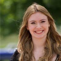 Deanna Burke's Instagram, Twitter & Facebook