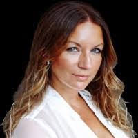 Lori Jablonski's Instagram, Twitter & Facebook