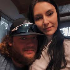 Okay so this may contain spoilers for book 8/8.5. . . . . . . . . . . . . .  Tory is making me so angry. Darcy didn't want to