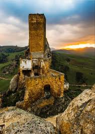 Castello Di Pietratagliata In Aidone Sicily Italy Places To Visit Places To See Abandoned Castles