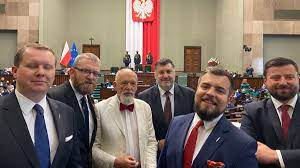 Konfederacja twierdzi, że to kłamstwo. Poslowie Konfederacji W Sejmie Bez Maseczek Niezamaskowani Konfederaci Wmeritum Pl