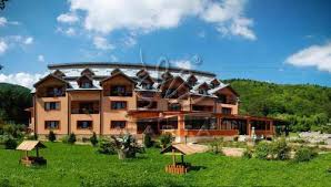 Factorii naturali de cura specifici zonei sunt apele minerale; Cazare Slanic Moldova FÄrÄ Intermediari HartÄ Tarife Èi RezervÄri