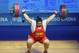 At the tashkent asian championships, li wenwen set all three world records with only 5 hands. Li Breaks Snatch World Record On Way To Three Gold Medals At Asian Weightlifting Championships