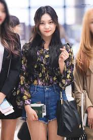 Gfriend Is A Six Member Girl Group That Debuted January 16th 2015 Under Source Music Members Korean Girl Fashion Fashion Kpop Girls