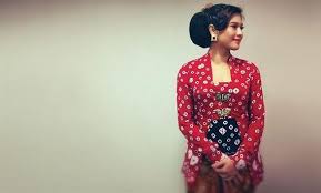 Di bawah ini yang tidak termasuk kain adat yang berasal dari indonesia adalah. 13 Kain Tradisional Khas Indonesia Yang Luar Biasa Indah