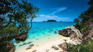 Negara kita sememangnya terkenal dengan keindahan alam semulajadi seperti pantai, gunung,air terjun dan pulau. 5 Pulau Di Terengganu Yang Menarik Untuk Bercuti Tripjalan