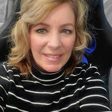 Robin Hamer's Instagram, Twitter & Facebook