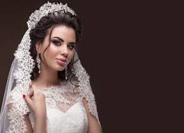Einige technologien, die wir einsetzen, sind notwendig, um wichtige funktionalität bereitzustellen, z. Schone Brunette Madchen In Das Bild Der Arabischen Braut In Einem Hochzeitskleid Und Einer Krone Auf Dem Kopf Schonheit Gesicht Foto Gemacht Im Studio Lizenzfreie Fotos Bilder Und Stock Fotografie Image 50767444