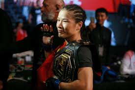 Zhang weili reacts with joe rogan after her tko loss to ufc strawweight champion rose namajunas at ufc 261: Weili Zhang Changes Plans To Finish Camp In Las Vegas Due To Coronavirus Outbreak Mma Fighting