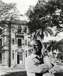 He/she was researcher in health sciences, political, democrat integral, journalist he/she fought for the economic resources are not diverted towards war and military spending. Facultad De Medicina Universidad De Antioquia Auf Twitter Esta Fotografia Muestra A Una Sonriente Clara Cuando Realizaba Su Internado En Sanvicentefund En El Ano 1946 Fue Muy Buena Estudiante Con Buenas