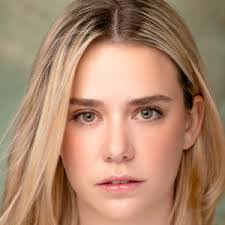 Diana Haley's Instagram, Twitter & Facebook