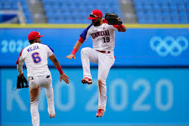 Alvarez contó su increíble historia cuando conoció a sus nuevos compañeros de la selección de béisbol de estados unidos el mes pasado en la vieja caseta de los dodgers de los ángeles en vero beach, florida. Ofmgwgvjsnxylm