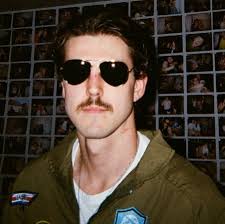 Graduate/Senior Spotlight: Derek McVey (Admin was busy last year sorry  Derek) Veyzey was born in Oakville, Ontario and joined us from the  Burlington Cougars of the OJHL. A natural leader who made