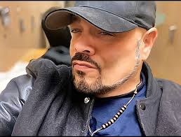 I surround my self today with those that appreciate and respect me as much  I do them. There are just too many takers. Many just want, want, want, and  only acknowledge you