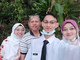 Kalimat ini masih perlu diteliti kembali. Memori Indah Ini Ipg Kampus Bahasa Antarabangsa