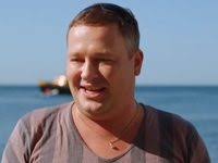 Красотка верочка в надежде провести отпуск с любовником борисом врет своему занятому мужу игорю, что едет отдыхать с подругой кариной и ее семьей. Serial Ishu Zhenu S Rebyonkom 2014 Aktery I Roli Serialy Blizhnego Zarubezhya Kino Teatr Ru