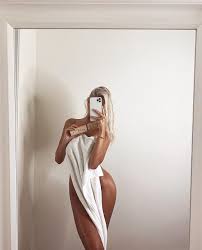 Avalon nadfalusi nude