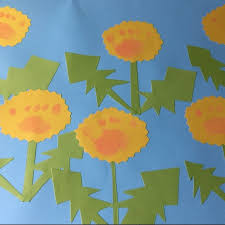 アプリ投稿 タンポポ 保育や子育てが広がる 遊び と 学び のプラットフォーム ほいくる 幼稚園の工作 手形アート タンポポ