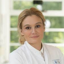 Viola Fox's Instagram, Twitter & Facebook