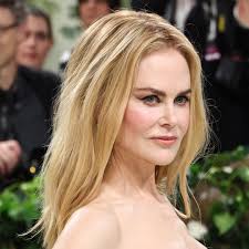 Jenna Lyons Always Goes Back to This $19 Drugstore Favorite for Smooth Skin 