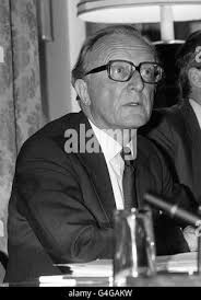 Falklands war press conference hi-res stock photography and images