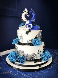 Gothic Black And Blue Wedding Cake Dragons And Skulls Wedding Cake Beachweddingsideas Halloween Wedding Cakes Skull Wedding Cakes Dragon Wedding Cake