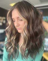 Amber Crosslin's Instagram, Twitter & Facebook