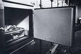 Marilyn monroe died at age 36 of a barbiturate overdose late in the evening of saturday, august 4, 1962, at her 12305 fifth helena drive home in los angeles, california.her body was discovered before dawn on sunday, august 5. Photographer S Son Tells About Pictures Marilyn Monroe On Autopsy Table