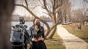 „si nu veti auzi nici o televiziune sa vorbeasca in regim de breaking news despre asta, subliniaza armand. La BerÄƒria Gambrinus Page 68 Skyscrapercity