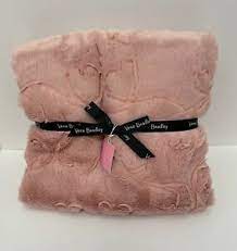 Barcode for vera bradley throw blanket (flower shower). Vera Bradley Valentine S Day Sweethearts Flowers Pink Throw Blanket 72 X50 886003640241 Ebay
